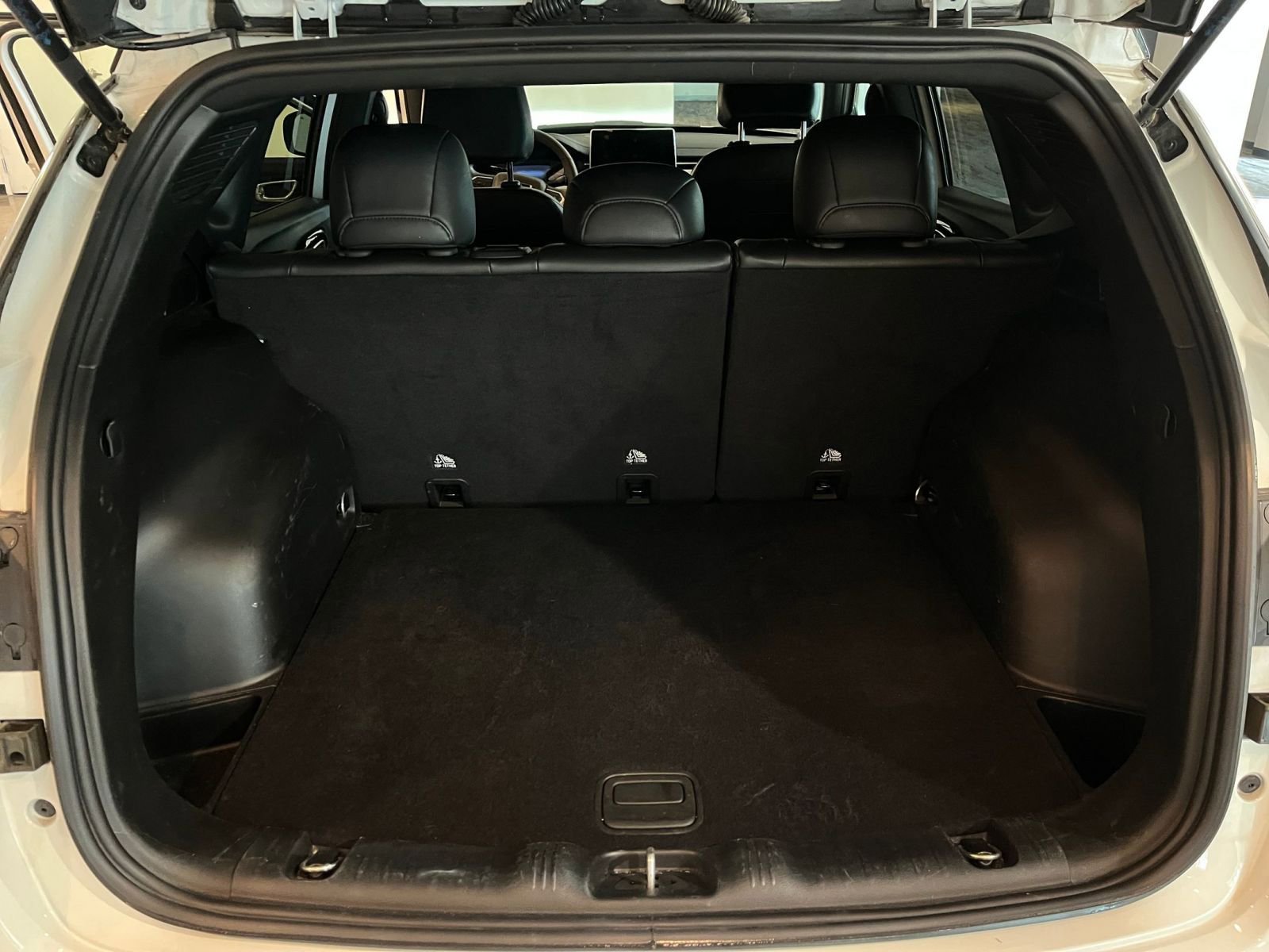 Used 2025 Jeep Compass Limited AWD/4WD image 31