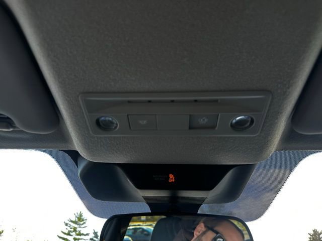 Used 2025 Nissan Kicks SV FWD image 29
