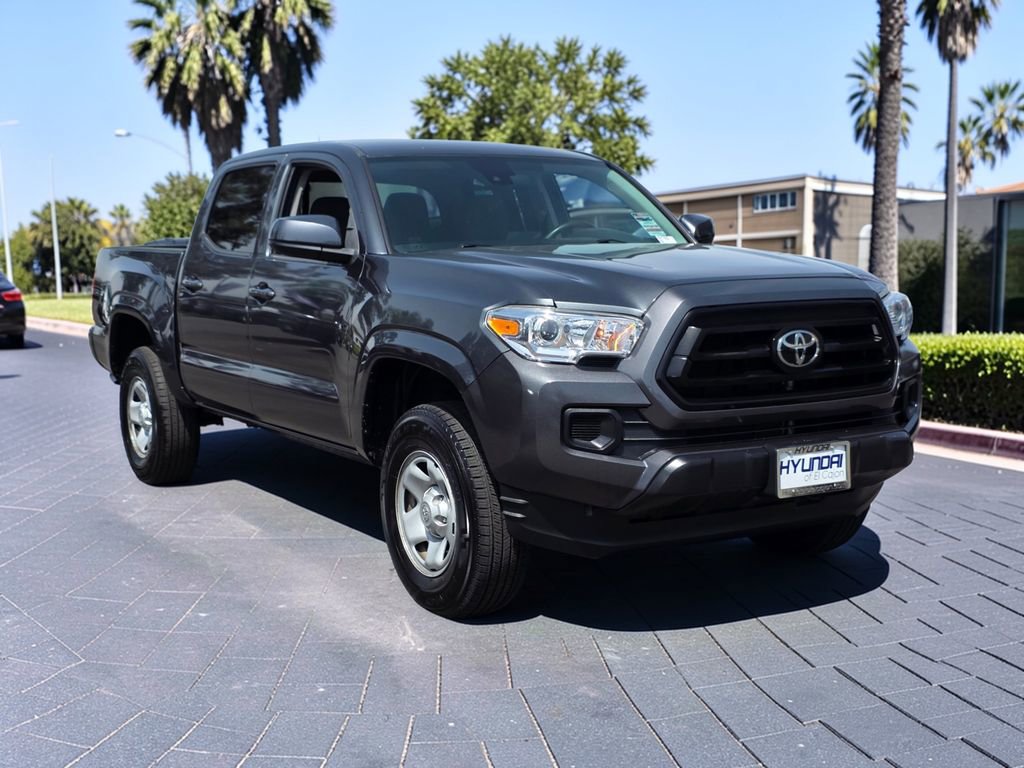 Used 2022 Toyota Tacoma SR image 4