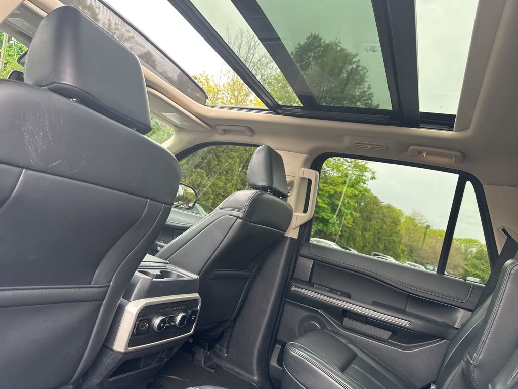 Used 2023 Ford Expedition XLT AWD/4WD image 12