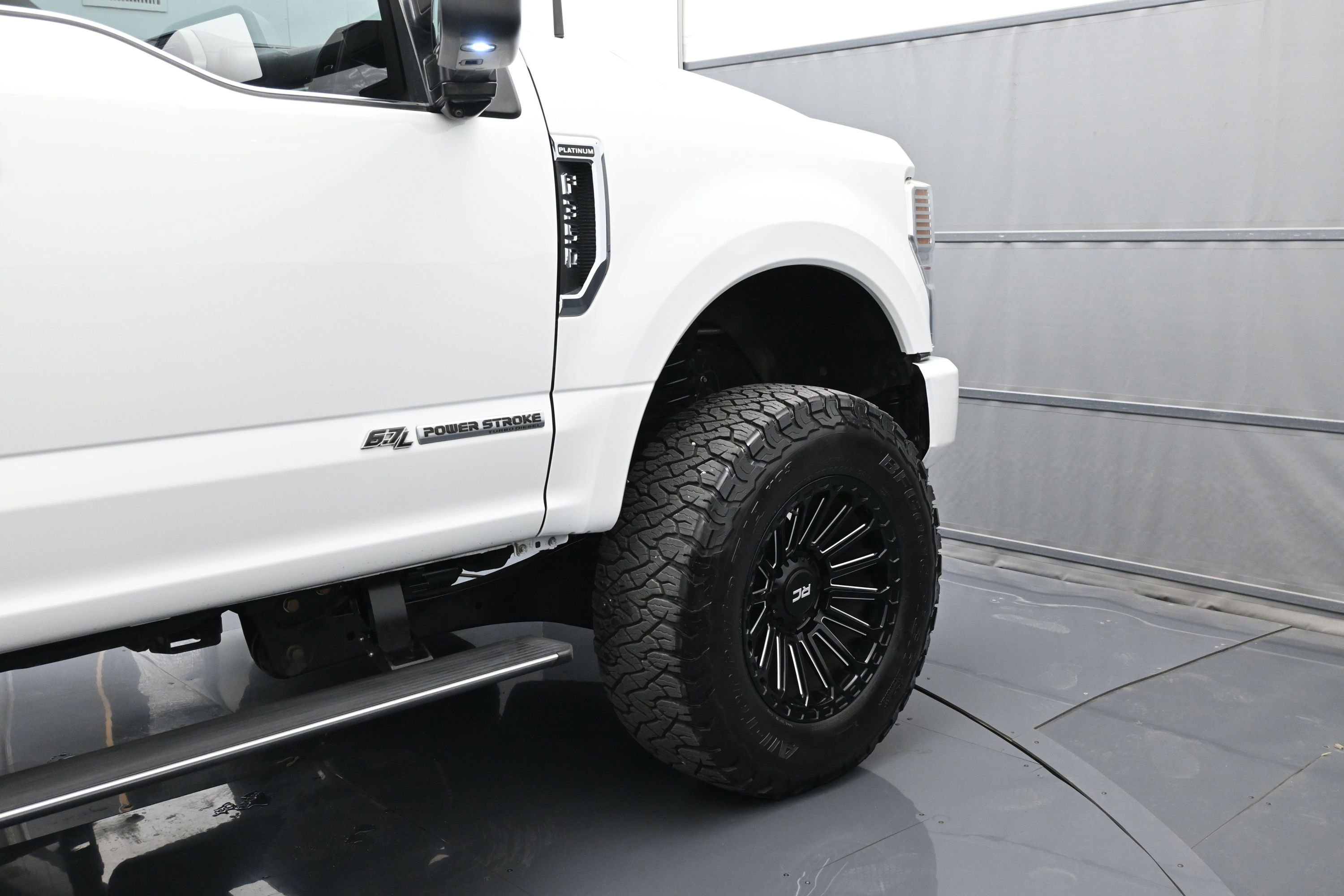 Used 2022 Ford F350 Platinum w/ FX4 Off-Road Package AWD/4WD image 49