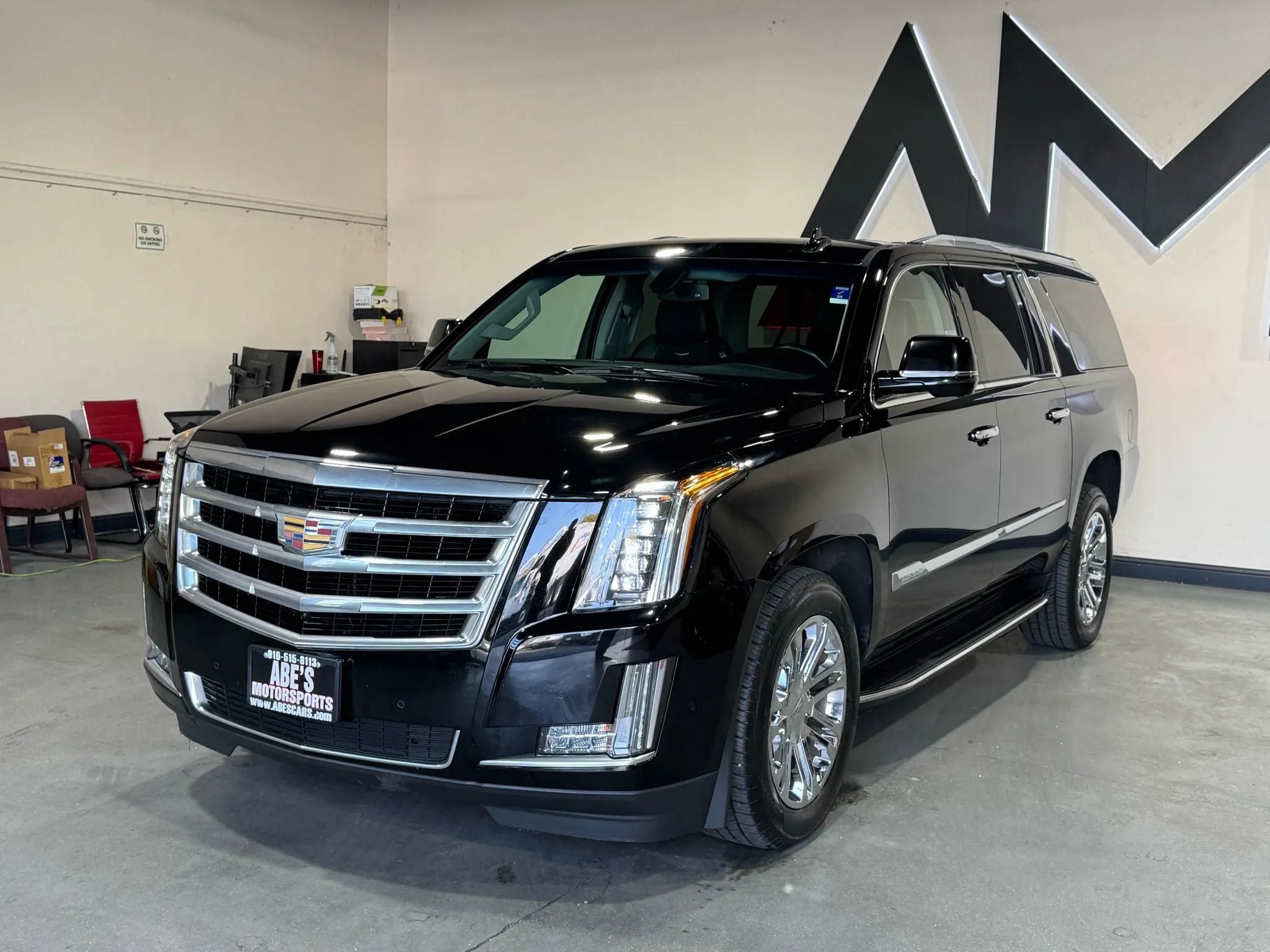 Used 2020 Cadillac Escalade ESV 2WD image 1