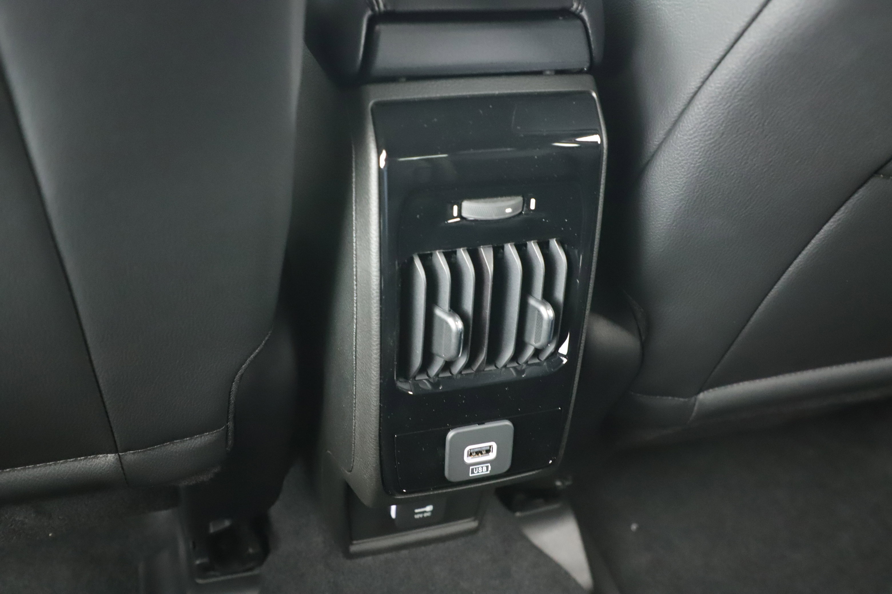 New 2026 Jeep Compass Latitude image 24