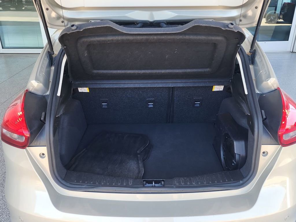 Used 2016 Ford Focus Titanium image 23