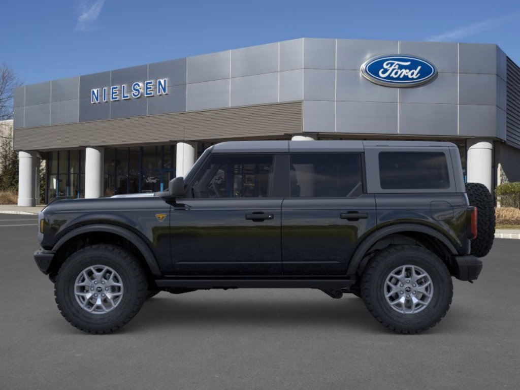 New 2025 Ford Bronco Badlands image 3