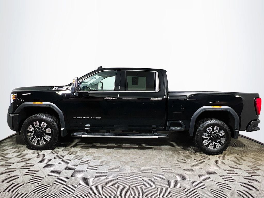 Used 2026 GMC Sierra 2500 Denali w/ Denali Reserve Package image 4
