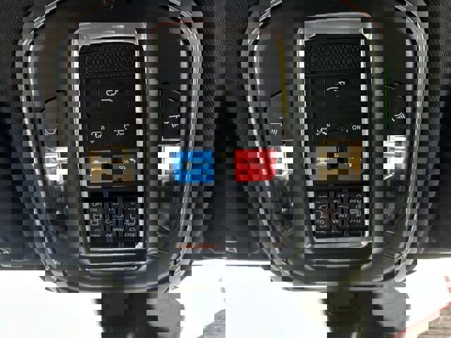 Used 2025 Jeep Grand Cherokee L Overland w/ Advanced Protech Group III image 37