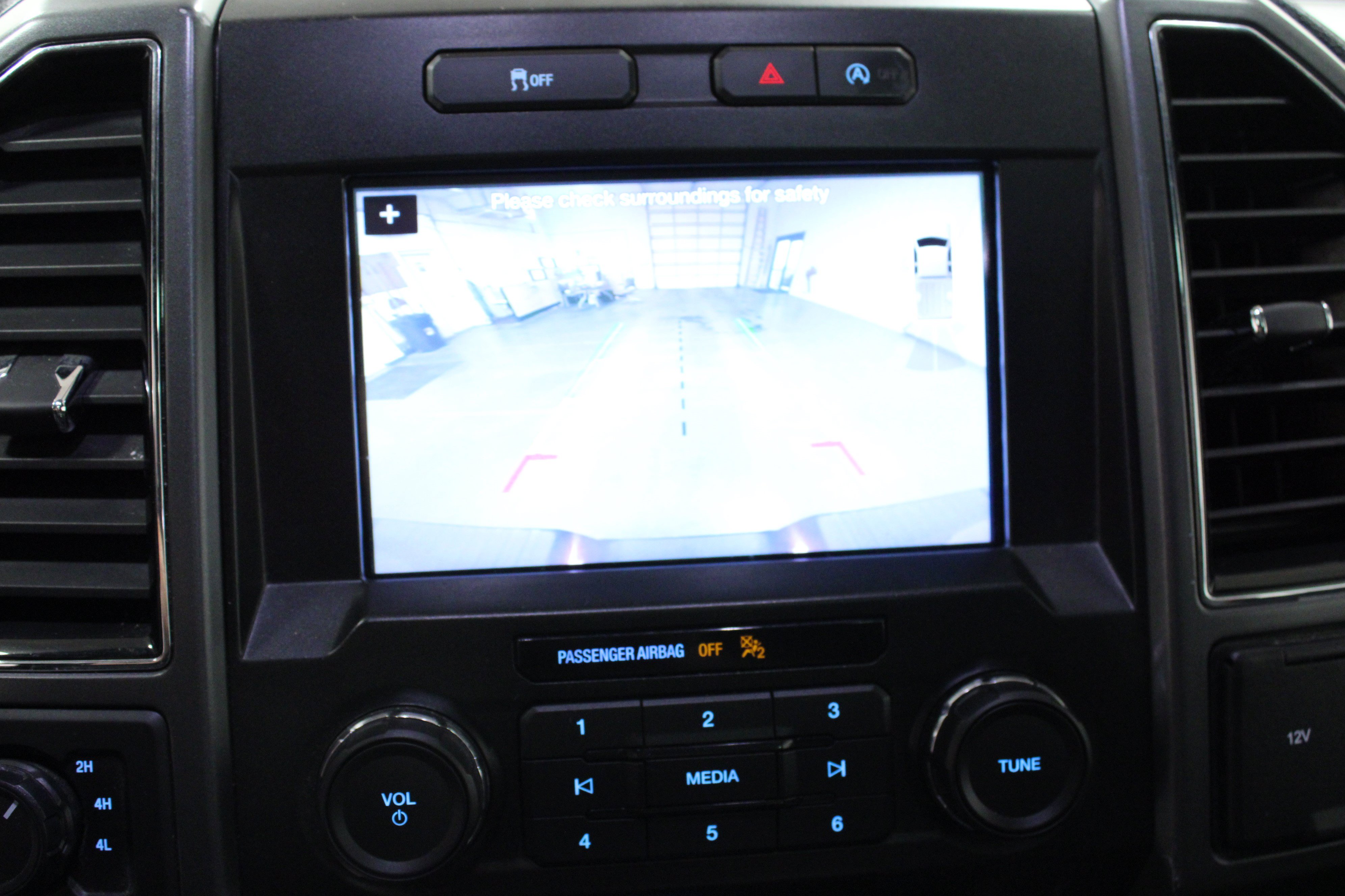 Used 2018 Ford F150 XLT w/ Equipment Group 302A Luxury AWD/4WD image 24