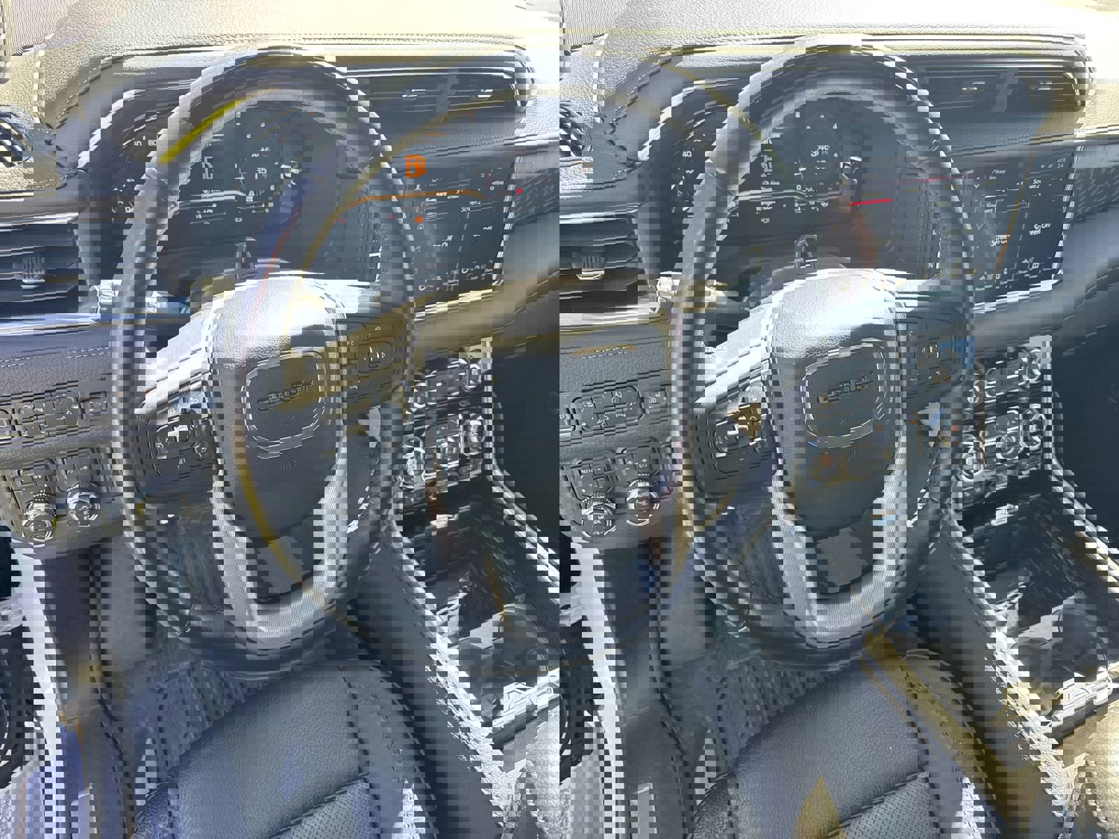 Used 2023 GMC Yukon Denali w/ Denali Reserve Package image 18