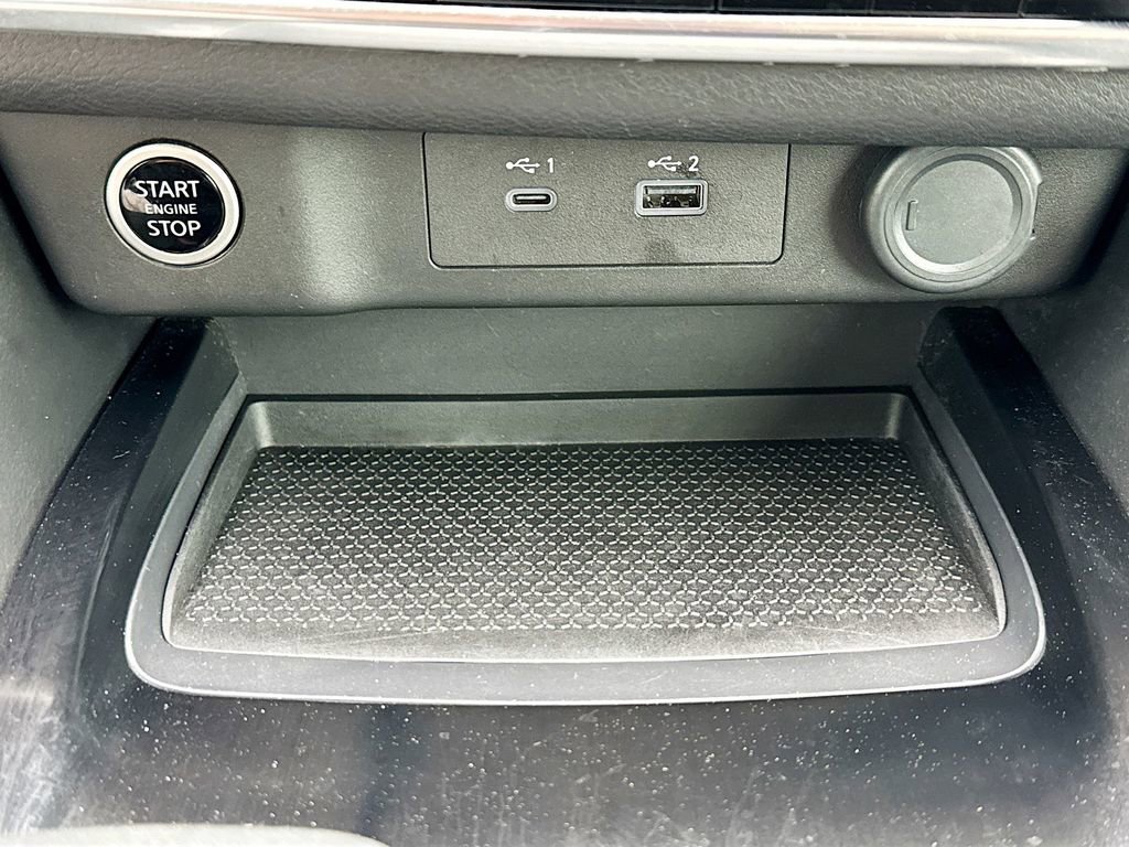 Used 2023 Nissan Rogue SV image 17