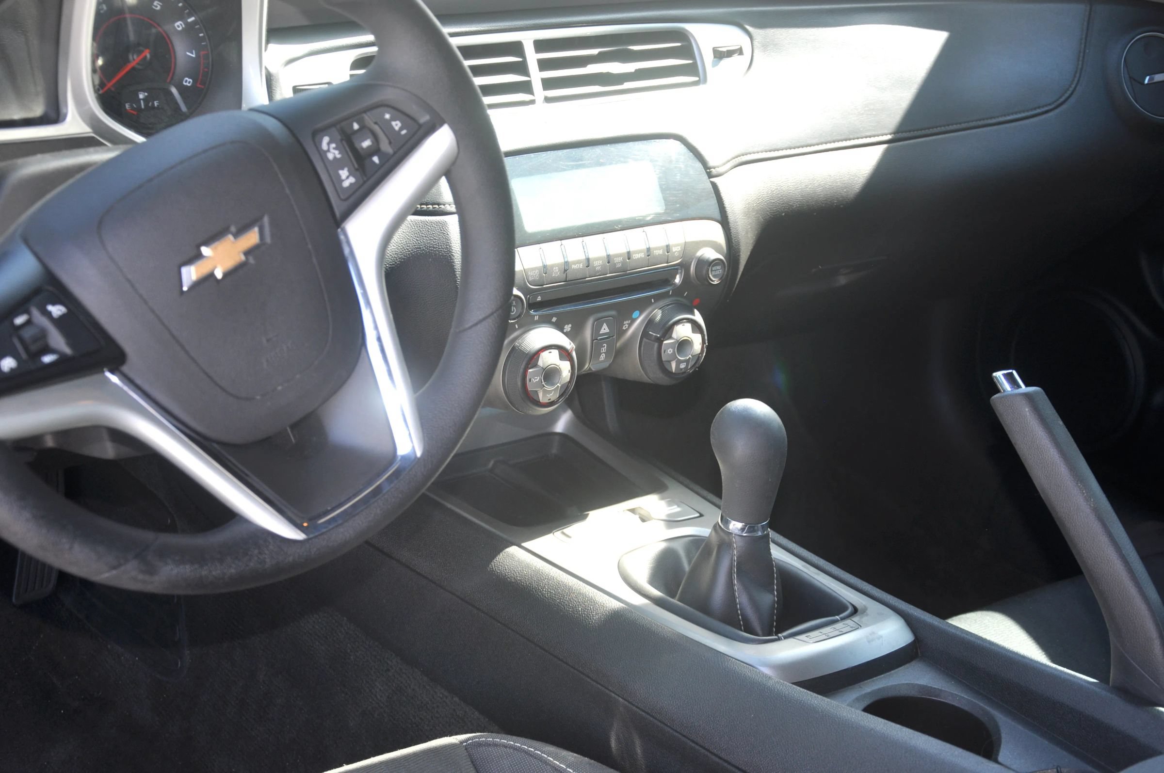 Used 2015 Chevrolet Camaro LS RWD image 15