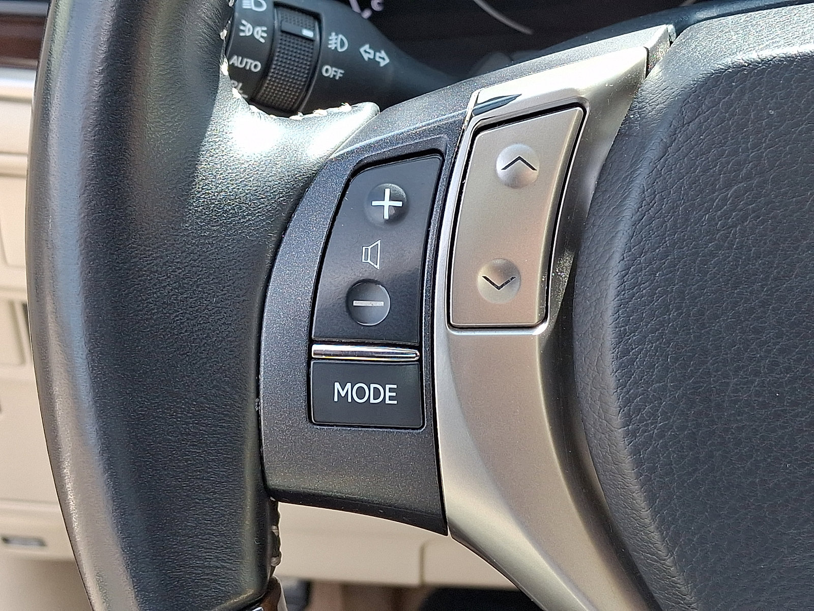 Used 2014 Lexus ES 350 w/ Luxury Package image 22