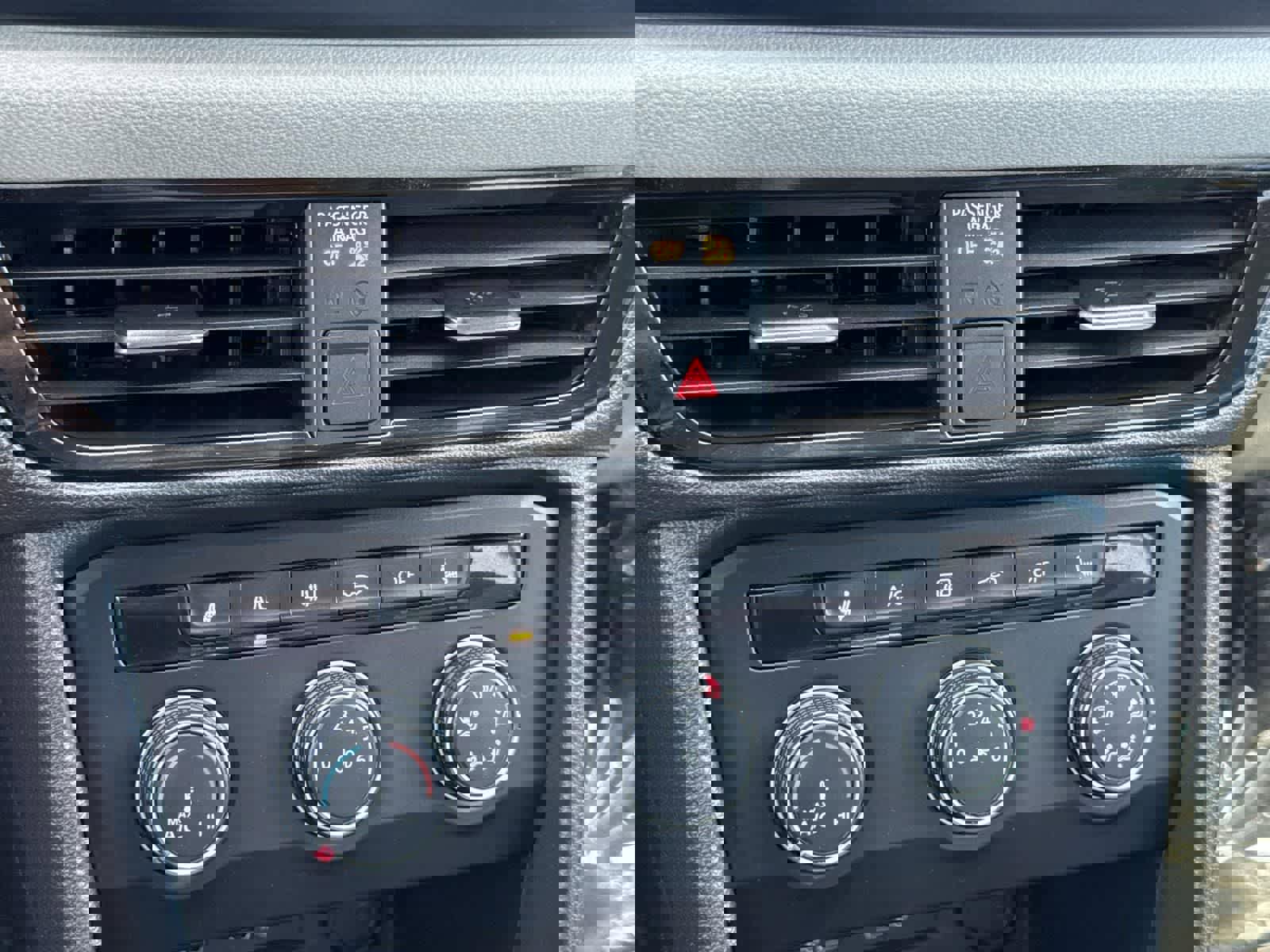 Used 2022 Volkswagen Taos SE image 12