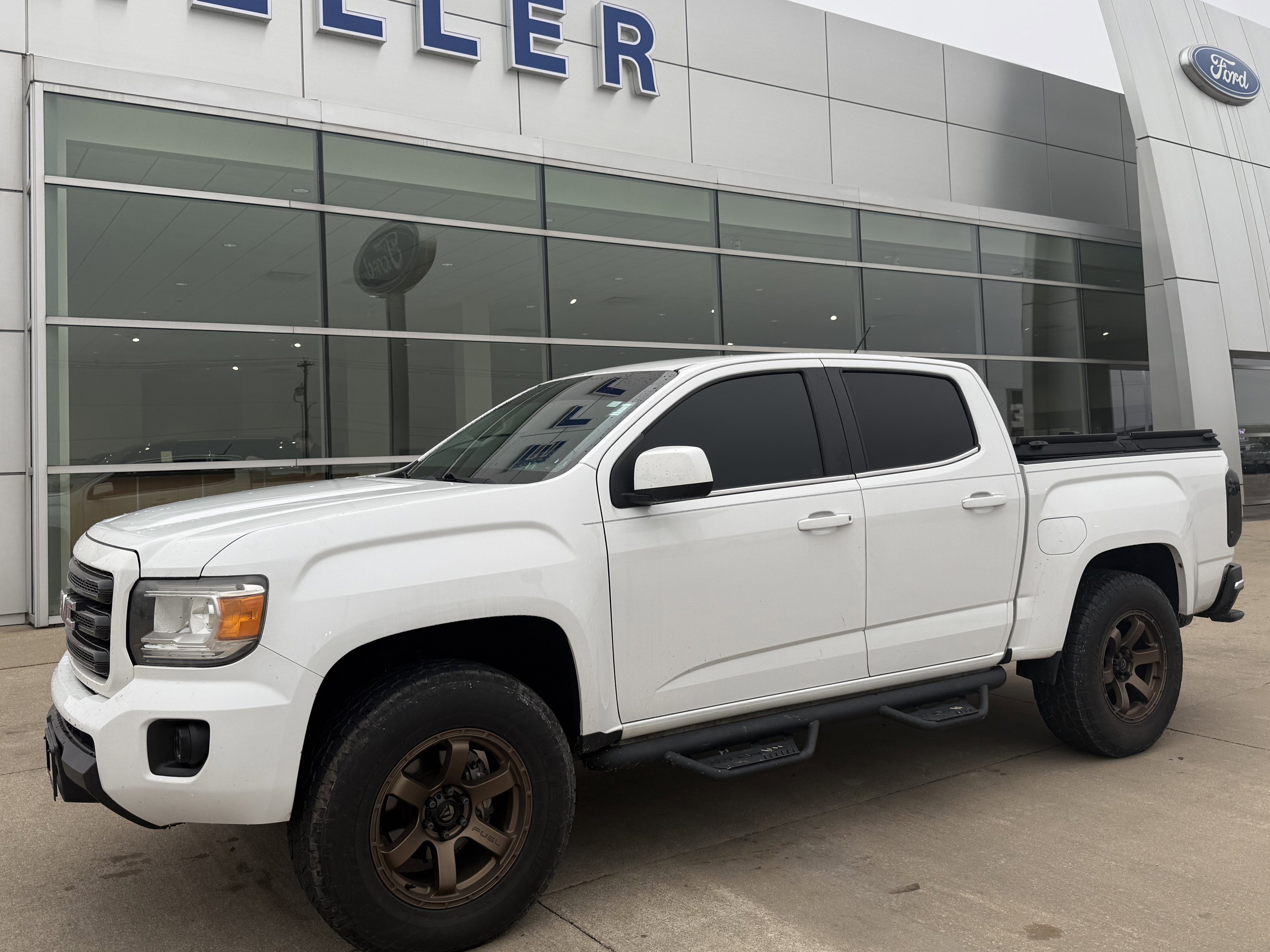 Used 2020 GMC Canyon SLE w/ Elevation Edition image 3