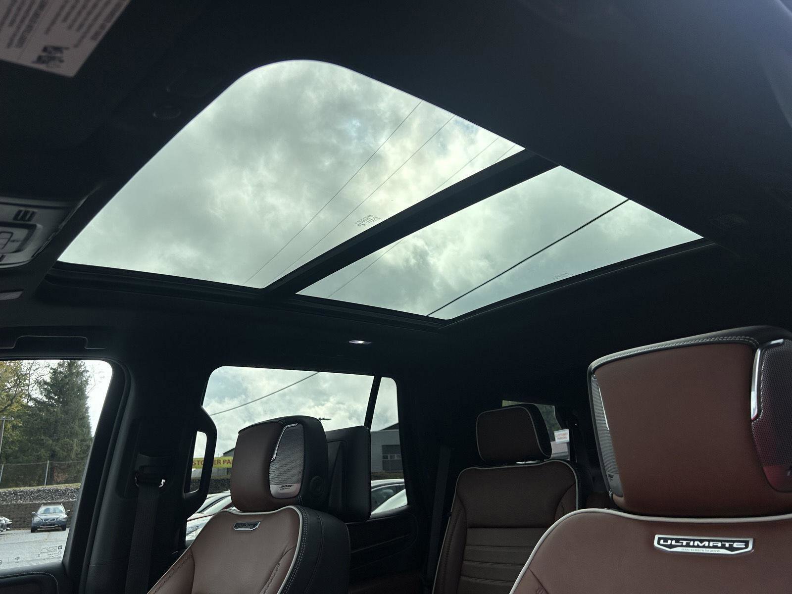 Used 2023 GMC Yukon Denali Ultimate image 32