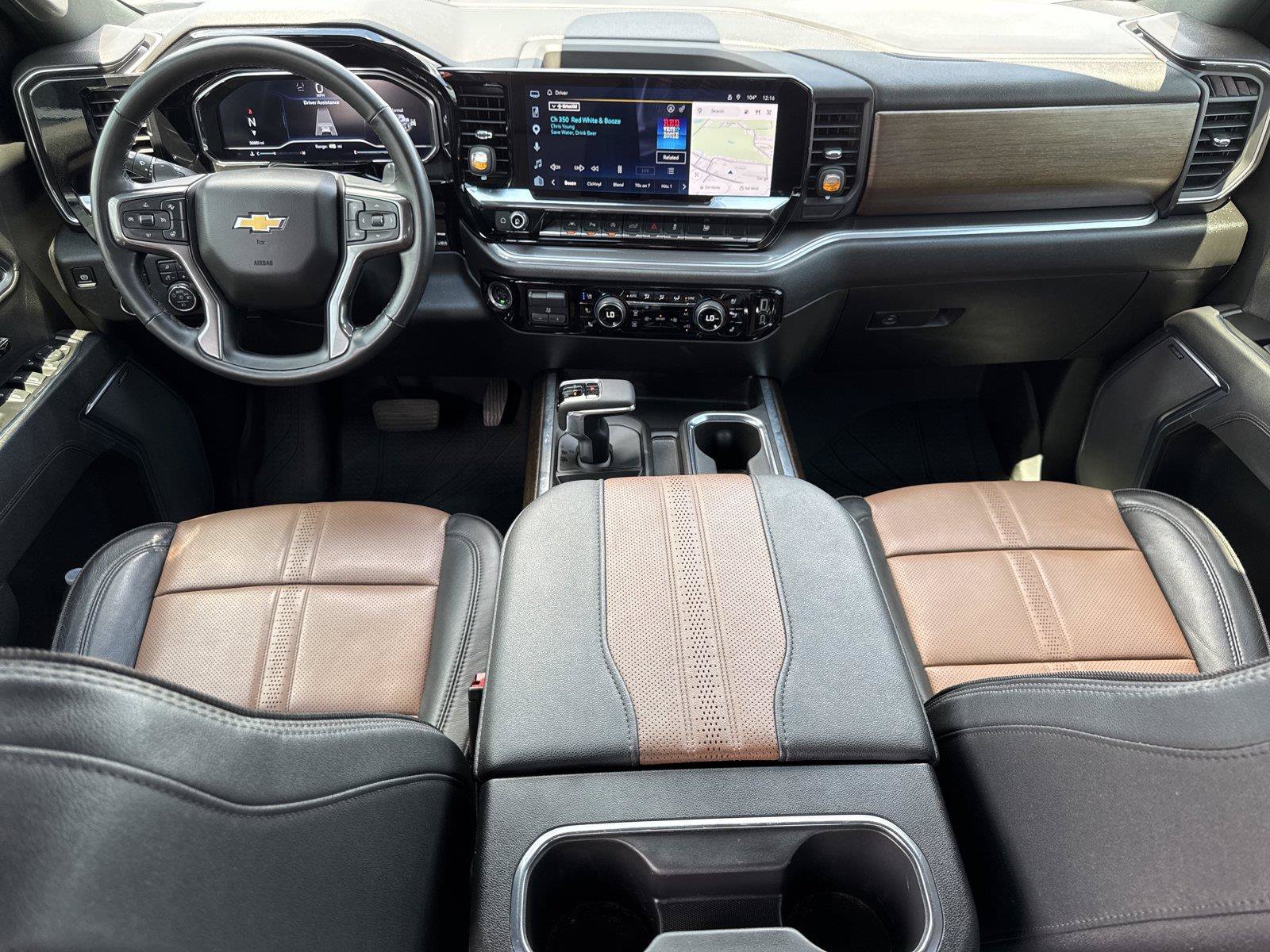 Used 2025 Chevrolet Silverado 1500 High Country AWD/4WD image 11