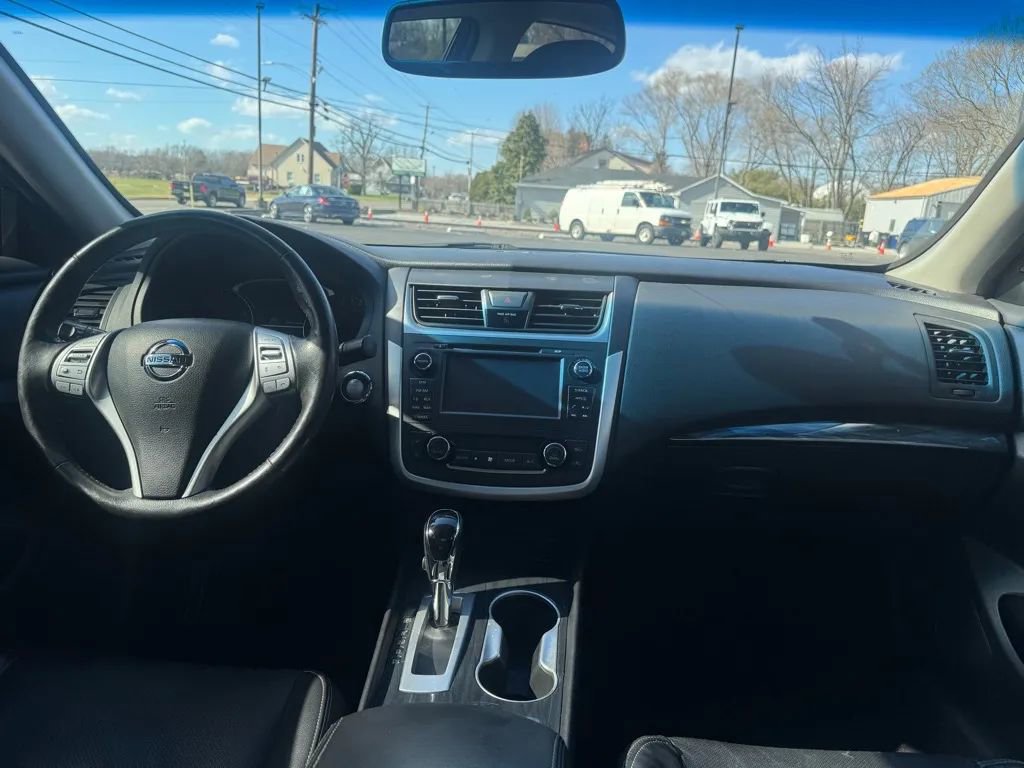 Used 2016 Nissan Altima 2.5 SL w/ 2.5 Technology w/LED Package image 9