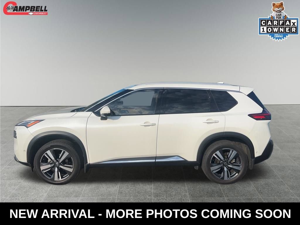 Used 2021 Nissan Rogue Platinum image 2