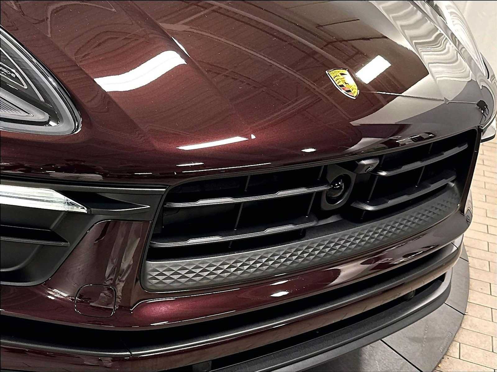 Used 2026 Porsche Macan AWD/4WD image 33