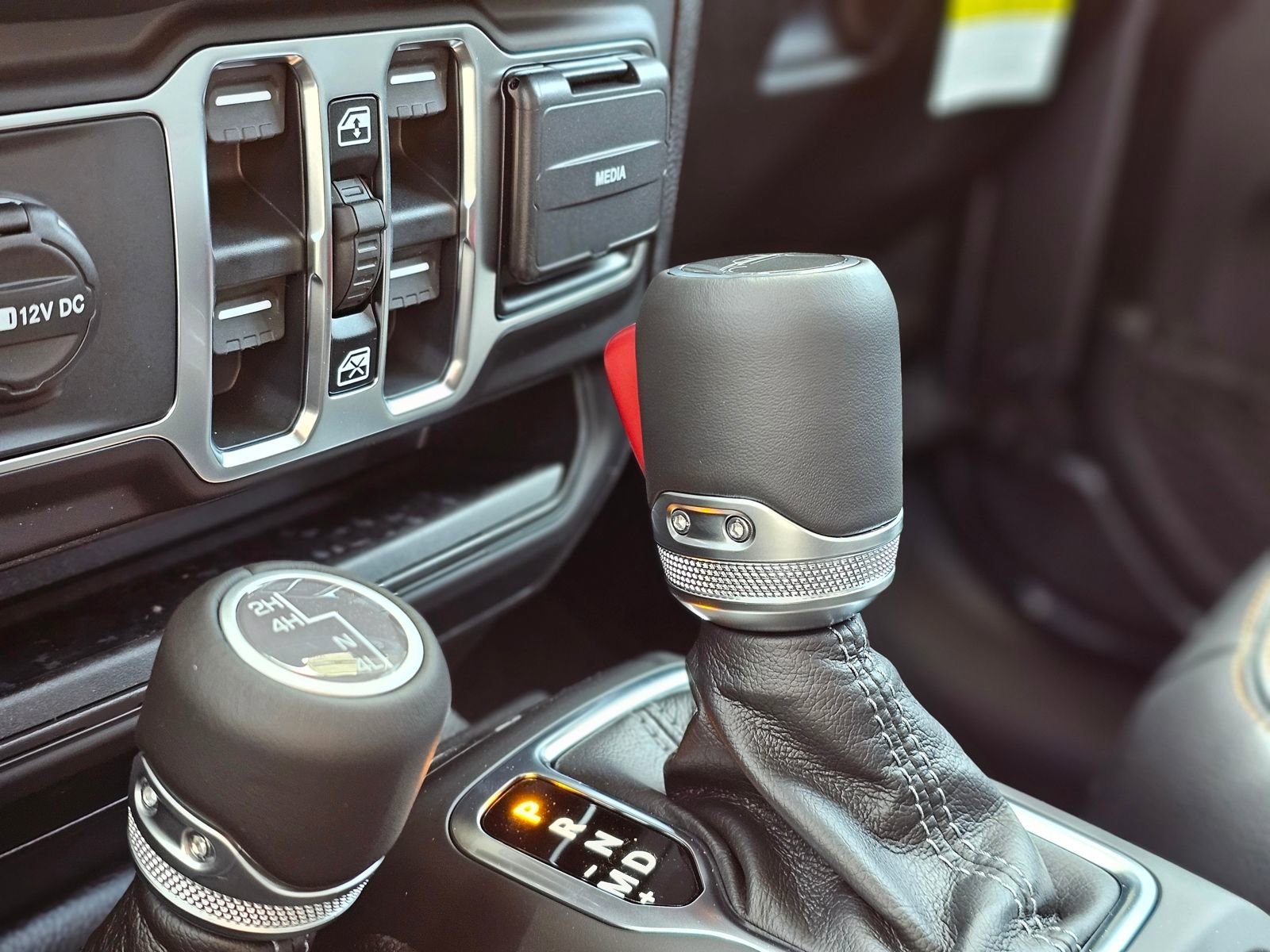 New 2026 Jeep Gladiator Sahara image 15