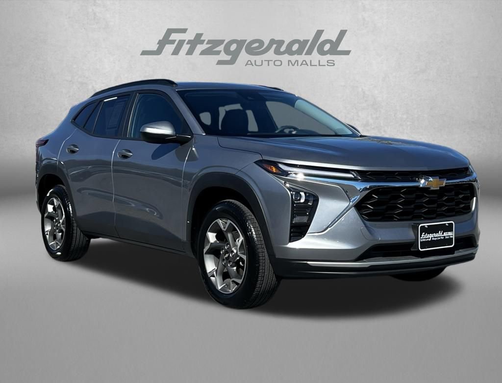 Used 2025 Chevrolet Trax LT