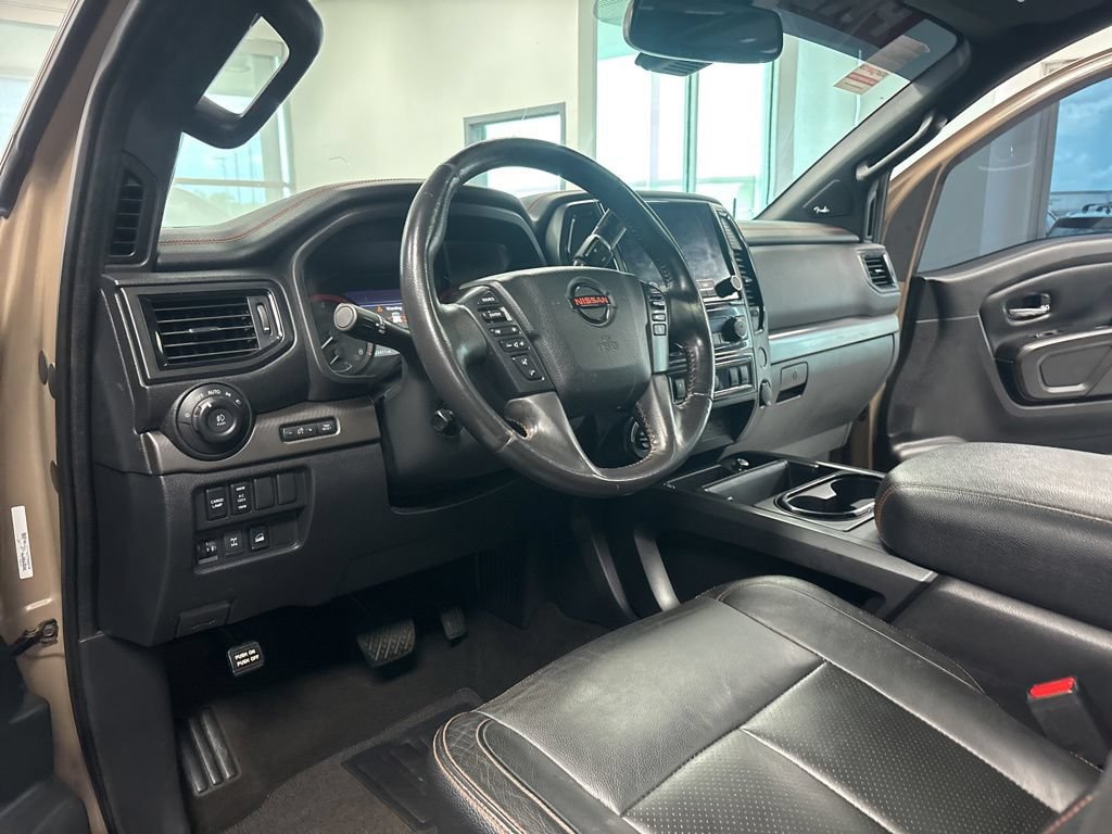 Used 2020 Nissan Titan PRO-4X w/ Pro-4x Convenience Package AWD/4WD image 15