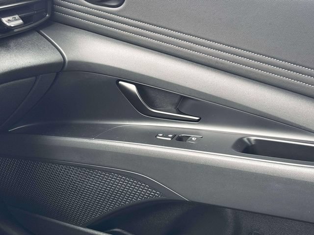Certified 2025 Hyundai Elantra Sport FWD image 30