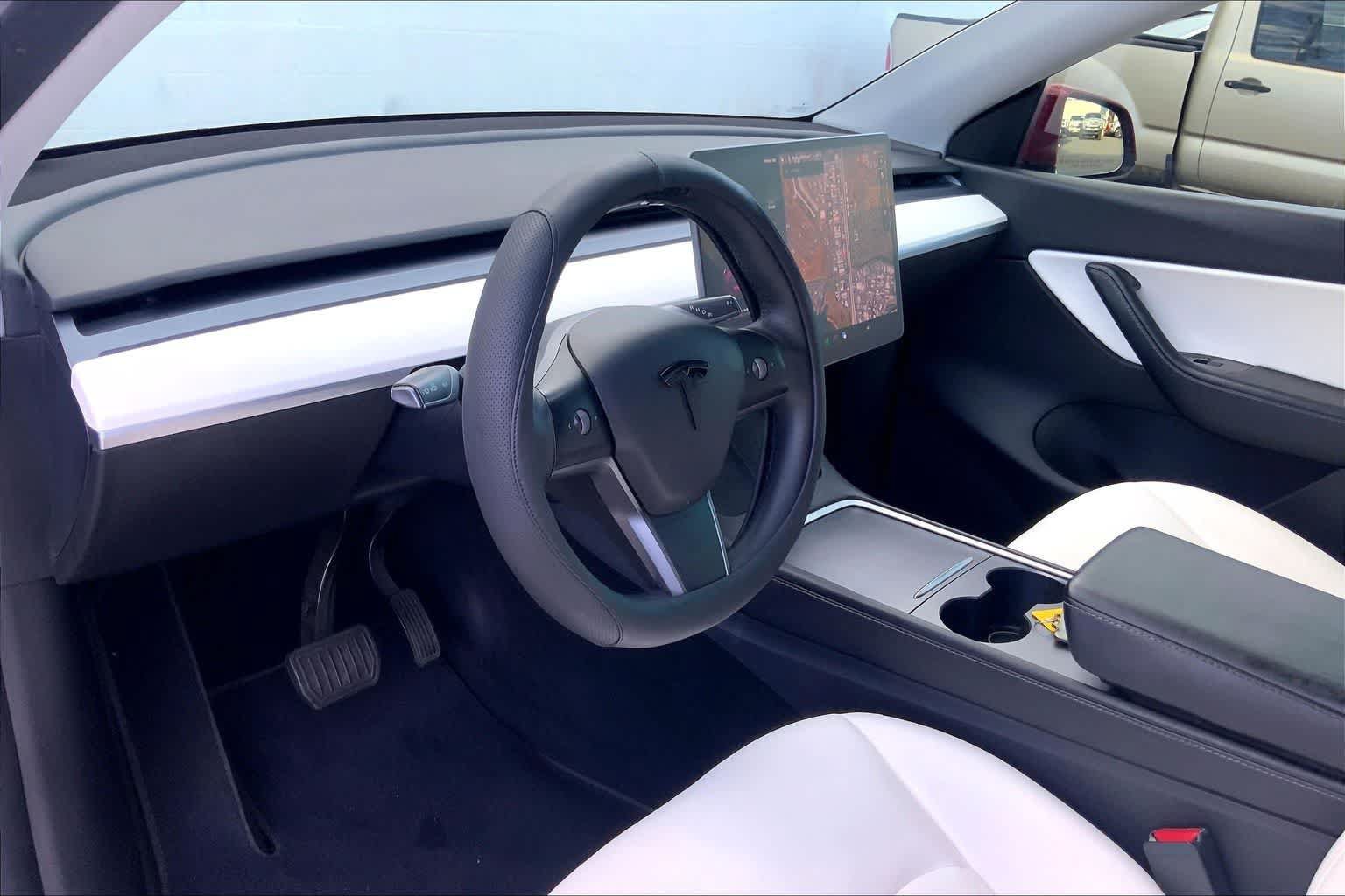 Used 2021 Tesla Model Y Long Range AWD/4WD image 2