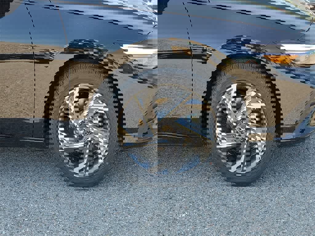 New 2025 Hyundai Elantra SEL image 6