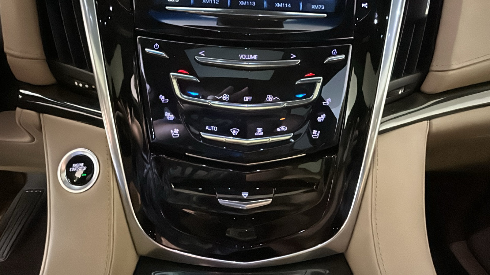 Used 2019 Cadillac Escalade Platinum RWD image 27