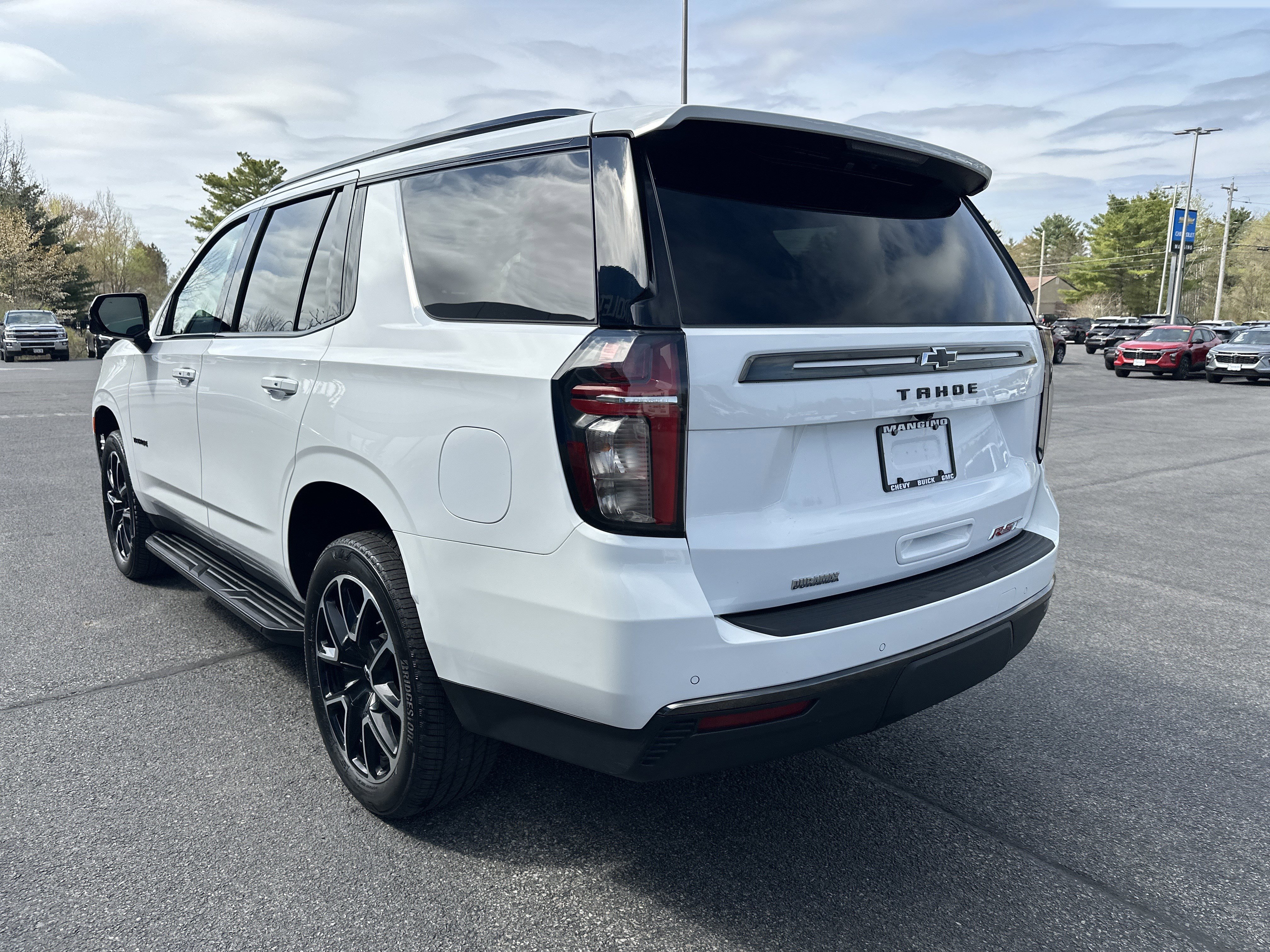 Certified 2022 Chevrolet Tahoe RST w/ Luxury Package AWD/4WD image 4