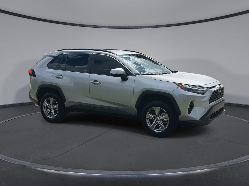 Used 2025 Toyota RAV4 LE AWD/4WD image 2