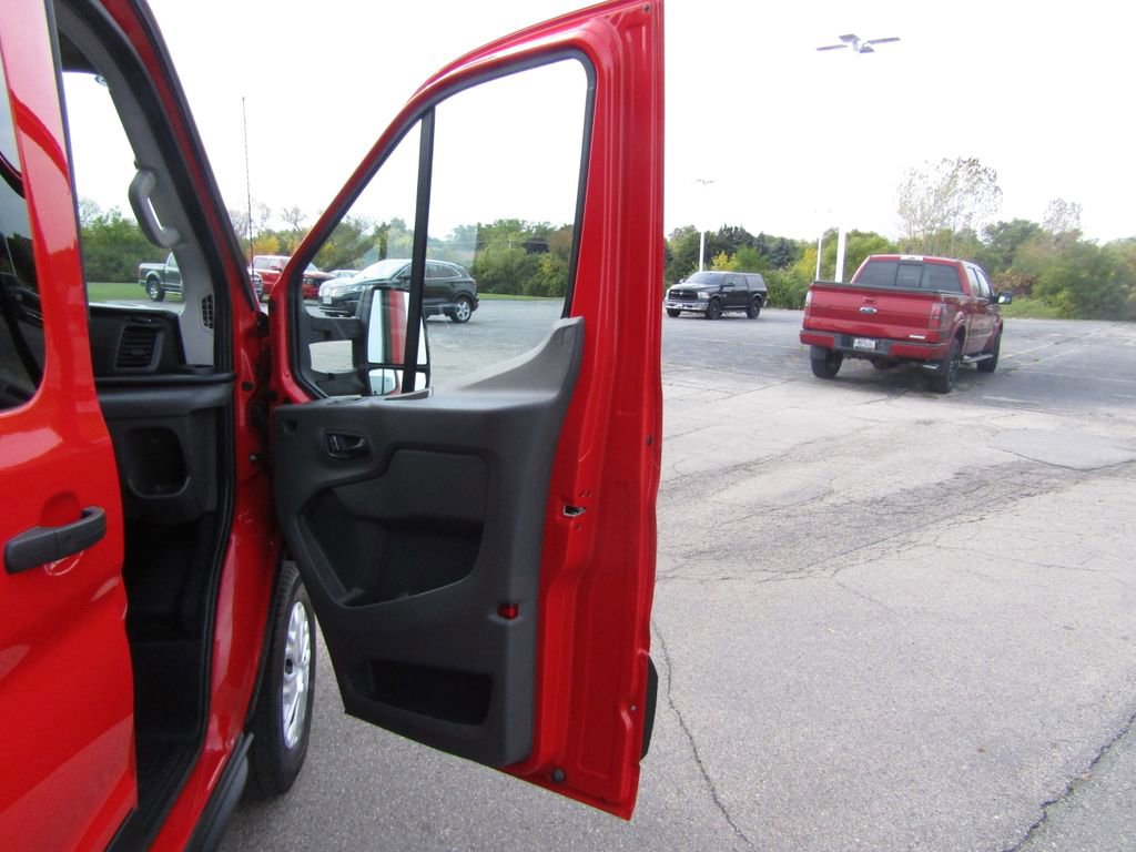 Used 2024 Ford E-Transit 148 Medium Roof image 35