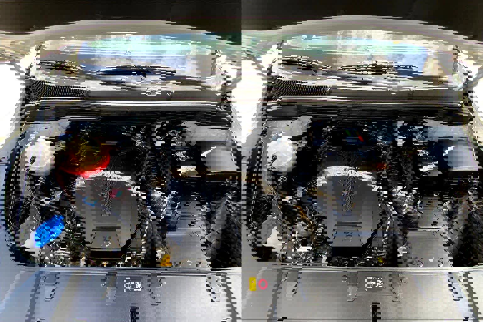 Used 2022 Kia Carnival EX image 28