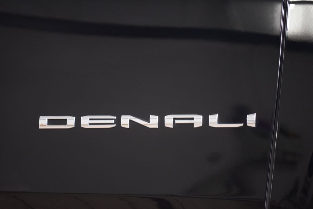 Used 2024 GMC Yukon XL Denali AWD/4WD image 17