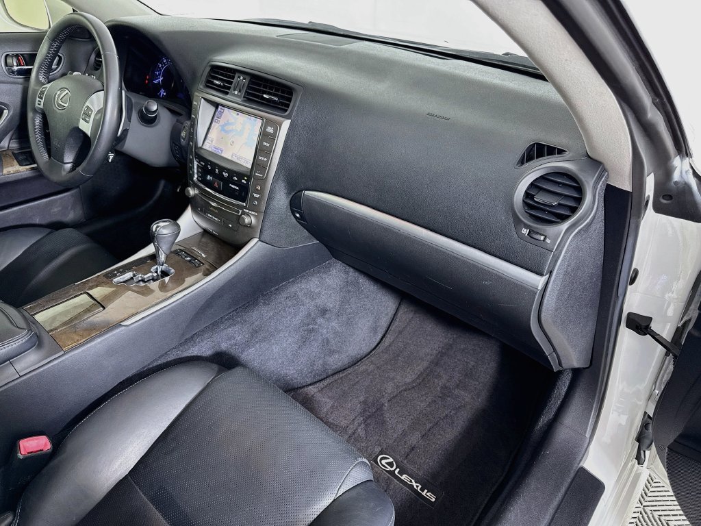 Used 2014 Lexus IS 250C w/ Luxury Package RWD image 26