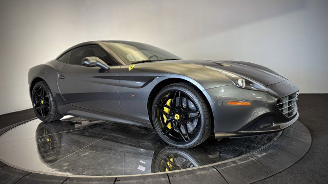 Used 2015 Ferrari California T RWD image 26