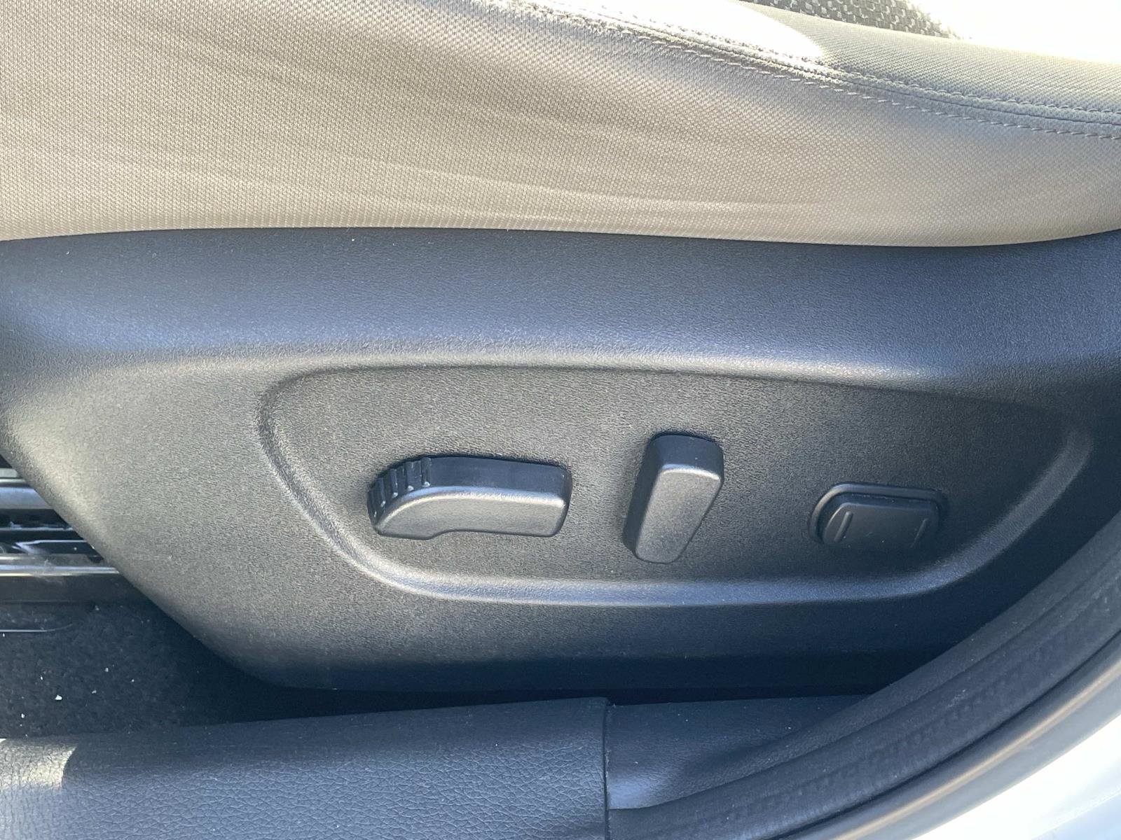 Used 2021 Nissan Rogue Sport SV image 14