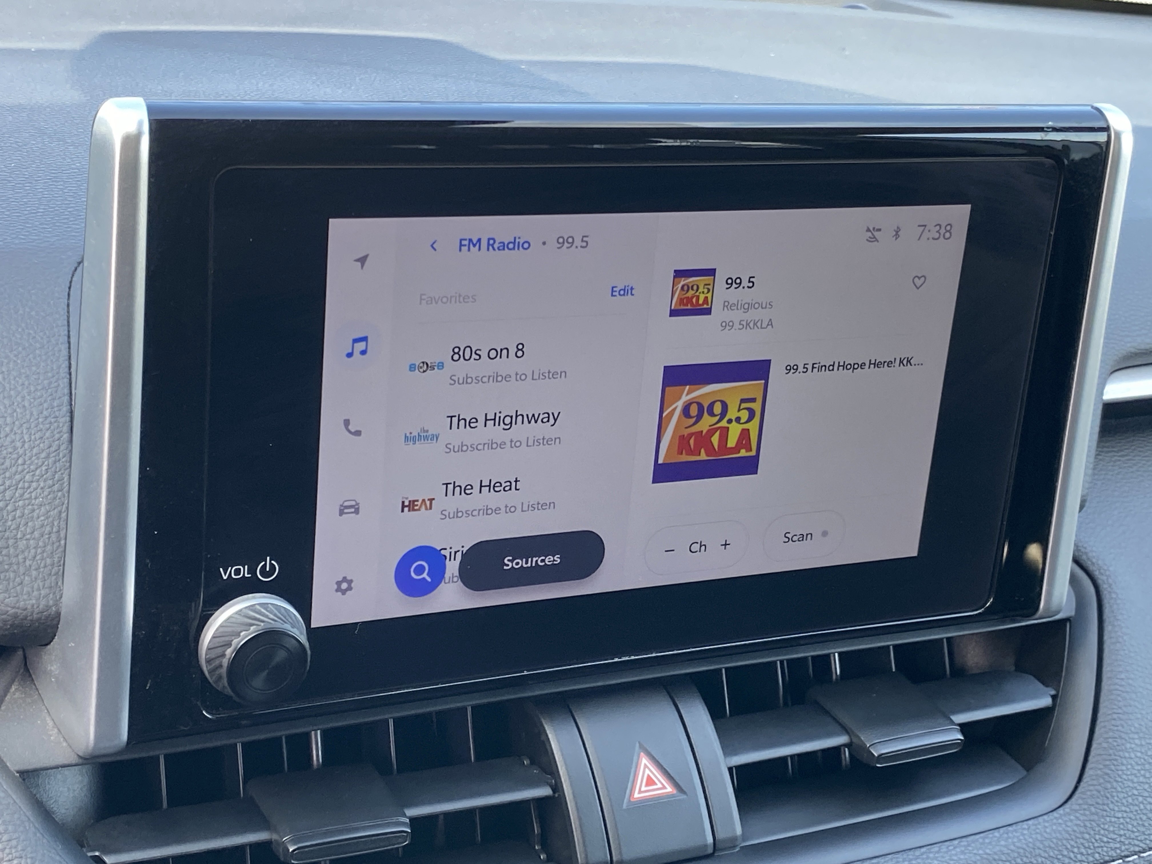 Used 2024 Toyota RAV4 XLE image 19