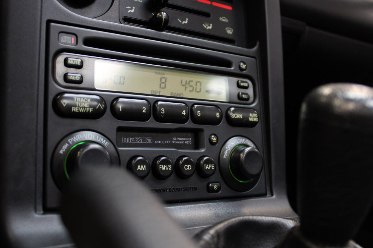 Used 1996 MAZDA MX-5 Miata image 24