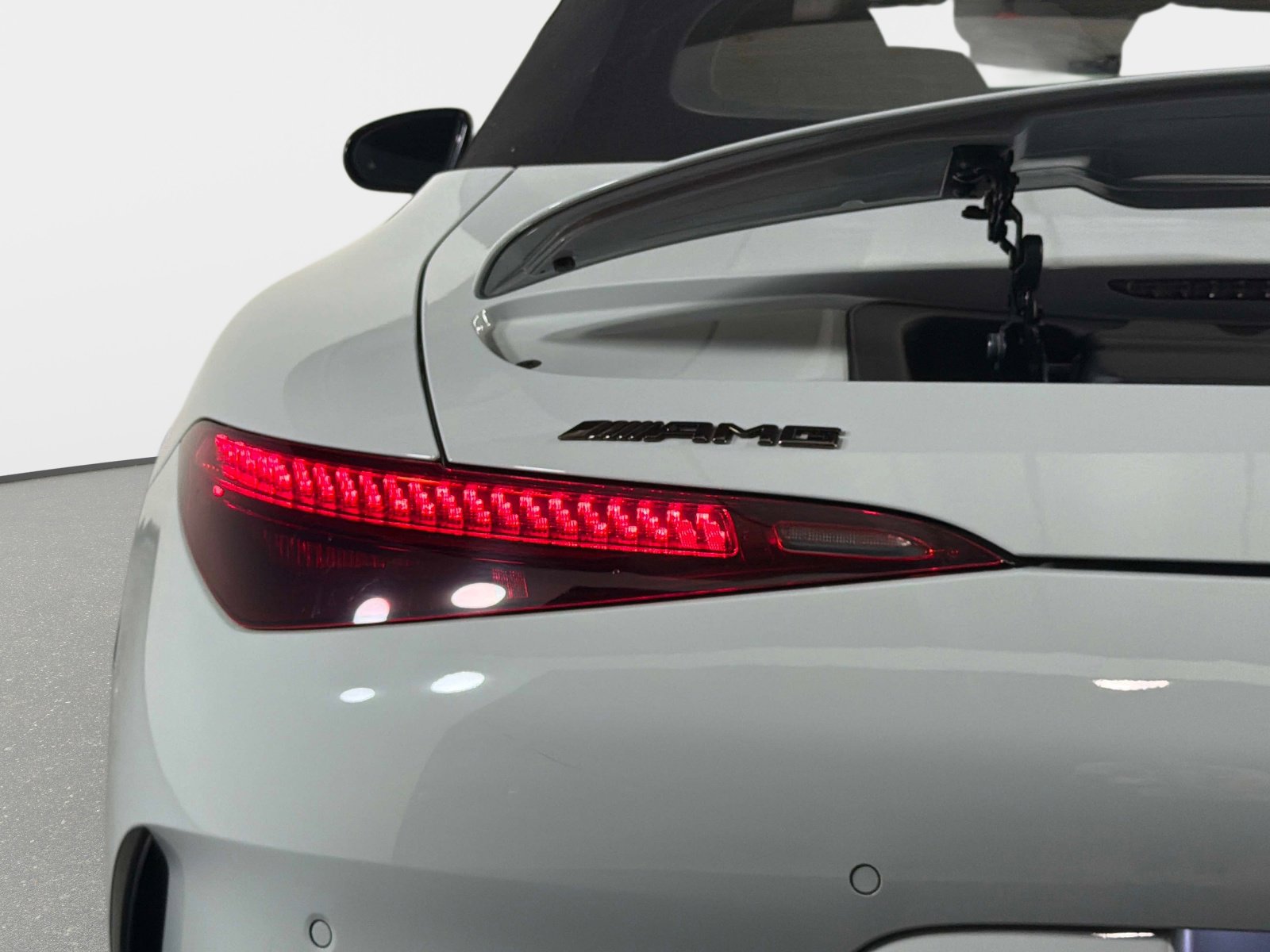 Used 2022 Mercedes-Benz SL 63 AMG 4MATIC w/ AMG Aerodynamic Package image 16