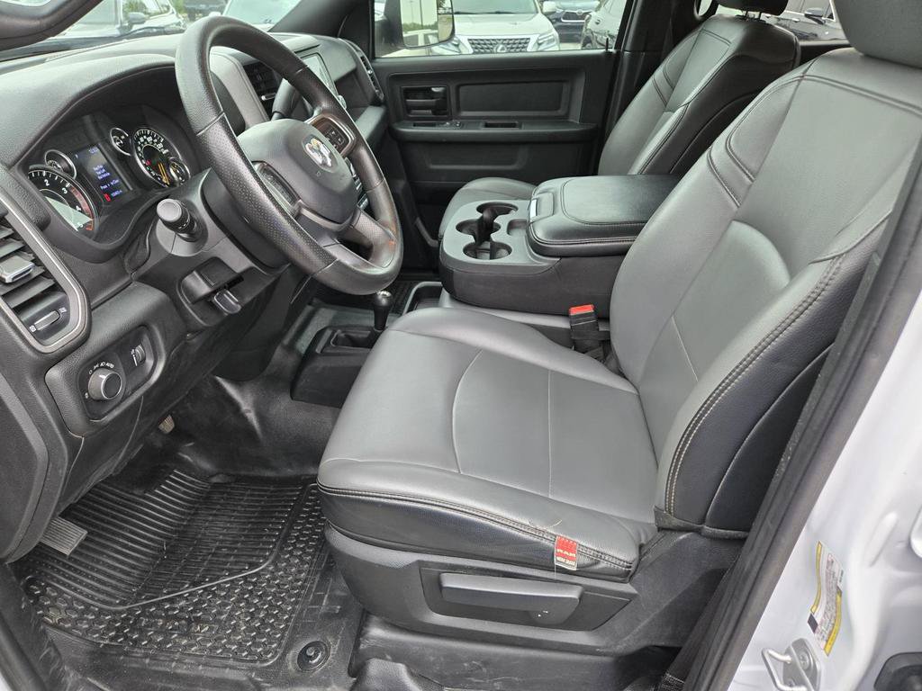 Used 2021 RAM 5500 Tradesman w/ Chrome Appearance Group AWD/4WD image 14