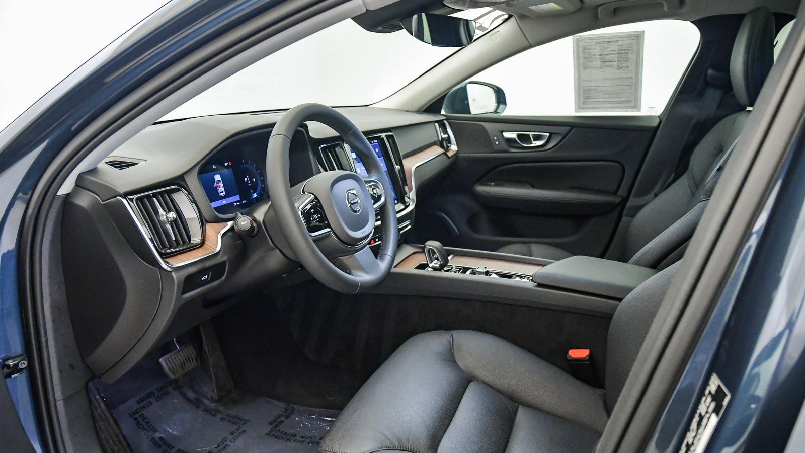 Certified 2024 Volvo V60 B5 Cross Country Plus image 18