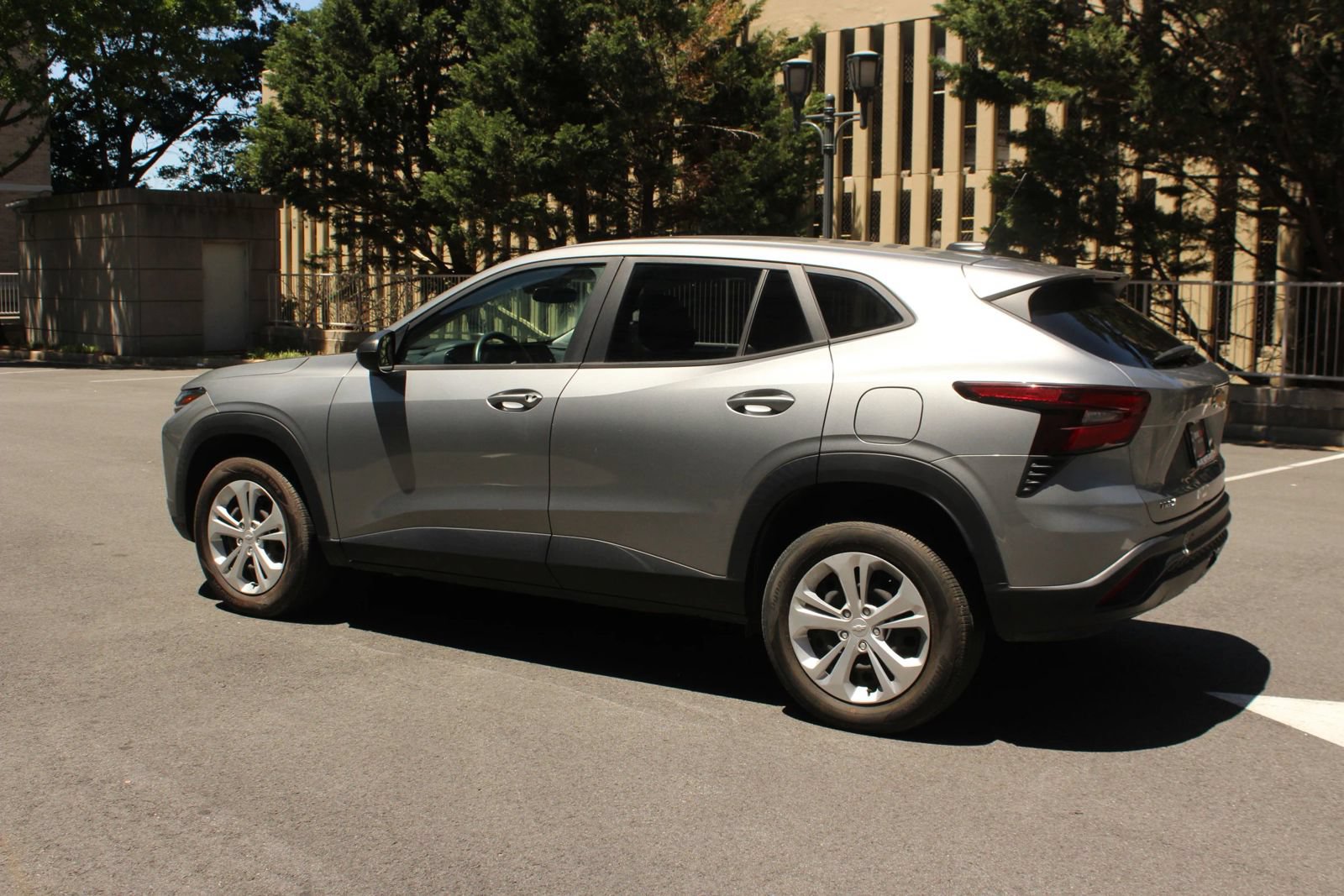 Used 2024 Chevrolet Trax LS w/ Driver Confidence Package FWD image 9