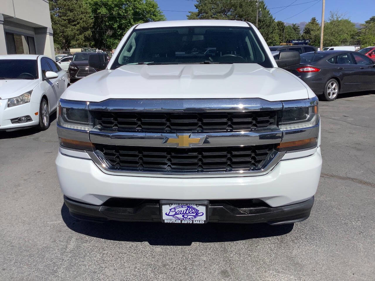 Used 2017 Chevrolet Silverado 1500 W/T w/ Special Service Package AWD/4WD image 4