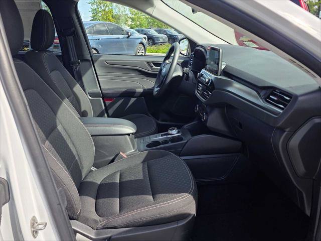 Used 2025 Ford Escape Active AWD/4WD image 11