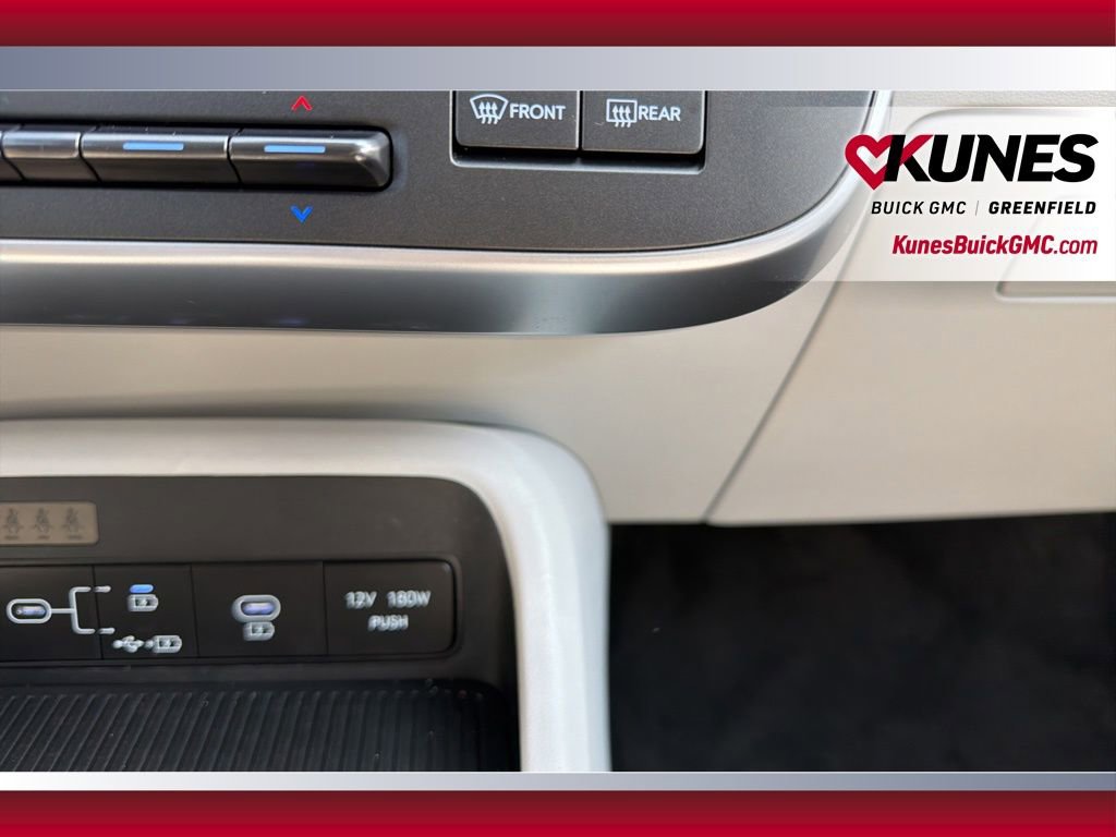 Used 2025 Hyundai Kona SEL image 29