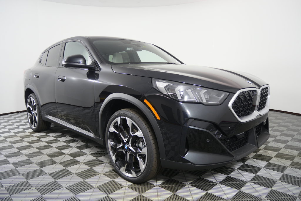 Certified 2026 BMW X2 xDrive28i w/ Technology Package AWD/4WD image 7