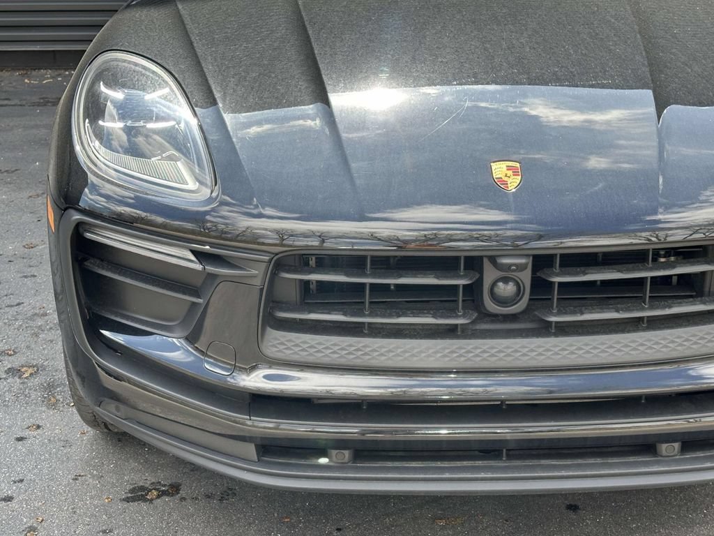Used 2025 Porsche Macan AWD/4WD image 10