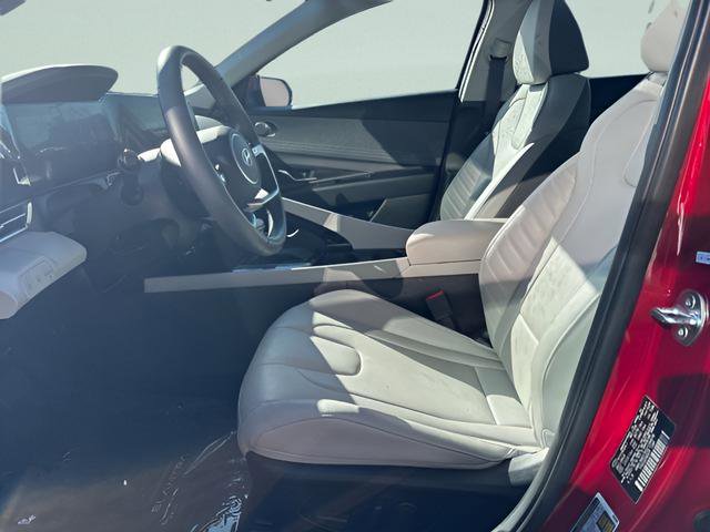 Certified 2025 Hyundai Elantra Limited FWD image 12